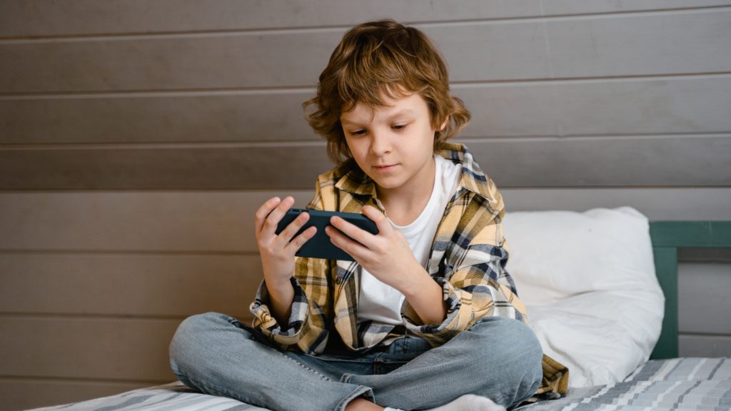 Limiting Kids Access on Social Media Benoni Media